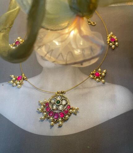 Amara Minimalist Jadau Necklace with Invisible Chain